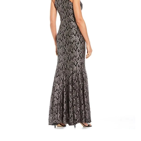 Sleeveless Halter Neck Scallop Keyhole Mermaid Gown - Picture 4 of 4